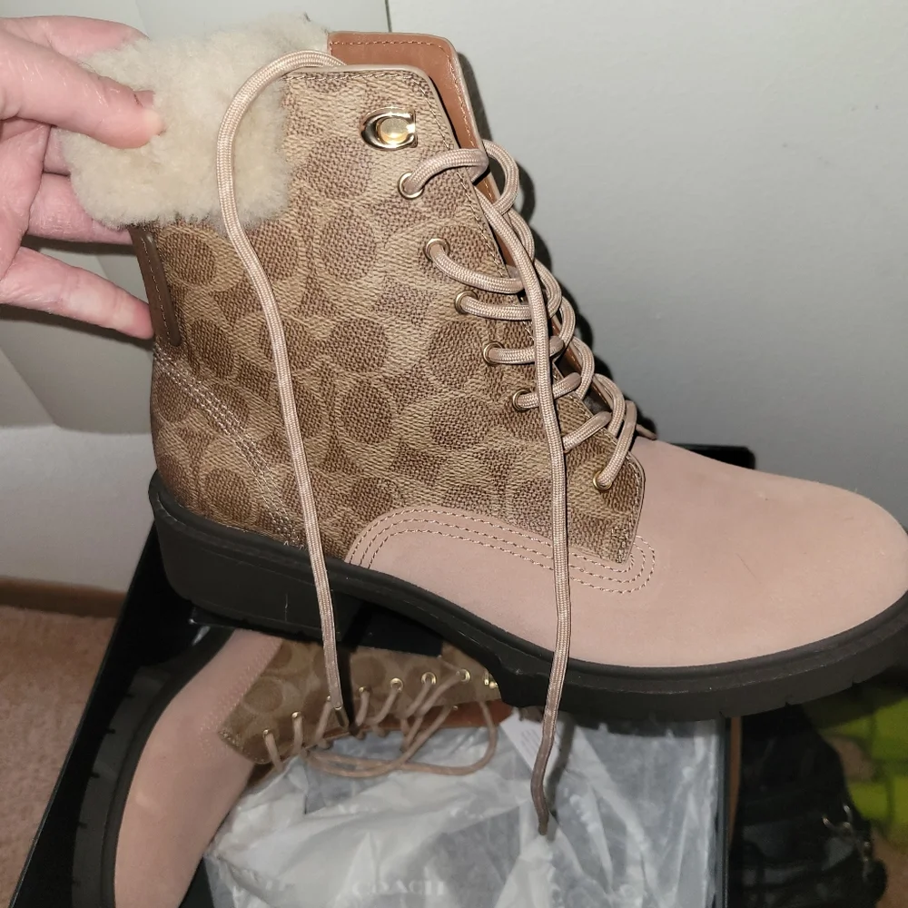 Unworn Dusty Rose Coach Booties size 9 - Picture 3 of 7